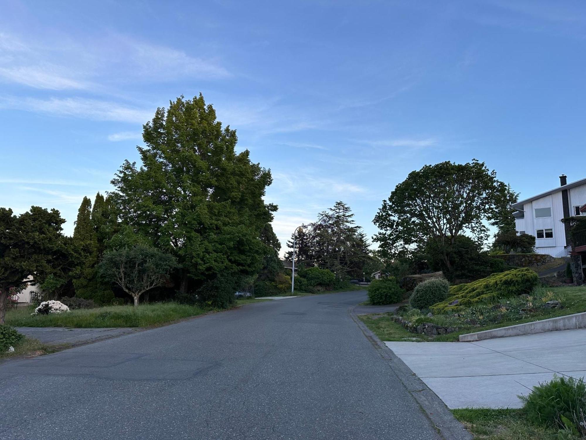 Cozy & Bright Home With Parking Victoria Bagian luar foto
